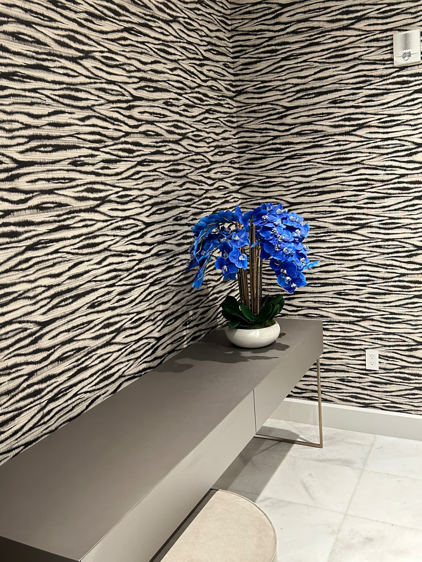 Missoni Baia entry with black-and-white statement wallcovering